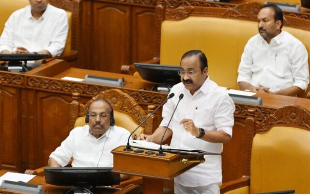 ‘പുതുയുഗ കേരളം’: വെല്ലുവിളികൾക്കിടയിലും വികസന കുതിപ്പിന് ലക്ഷ്യമിട്ട് യുഡിഎഫ് സർക്കാരിന്റെ കന്നി ബജറ്റ്