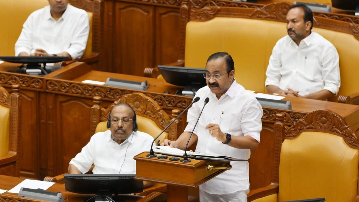 ‘പുതുയുഗ കേരളം’: വെല്ലുവിളികൾക്കിടയിലും വികസന കുതിപ്പിന് ലക്ഷ്യമിട്ട് യുഡിഎഫ് സർക്കാരിന്റെ കന്നി ബജറ്റ്