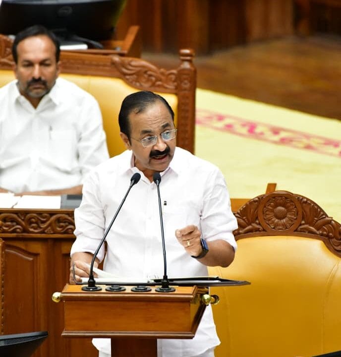 റബർ താങ്ങുവില ₹250 ആക്കി:കർഷകർക്കും തീരദേശത്തിനും കൈത്താങ്ങ്