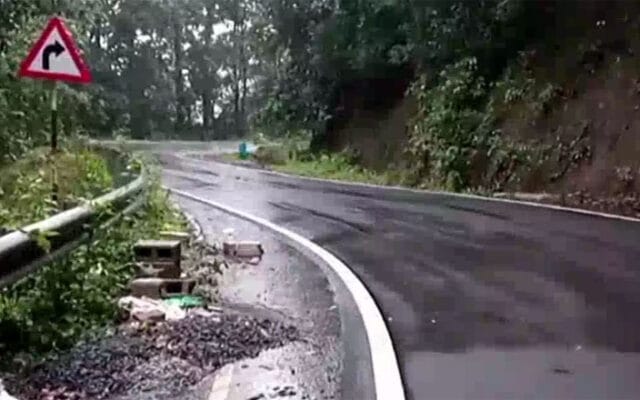 മാക്കൂട്ടം ചുരം പാതയിൽ ഭാരവാഹനങ്ങൾക്ക് നിരോധനം;പൊതുഗതാഗത സംവിധാനങ്ങൾക്ക് നിയന്ത്രണമില്ല