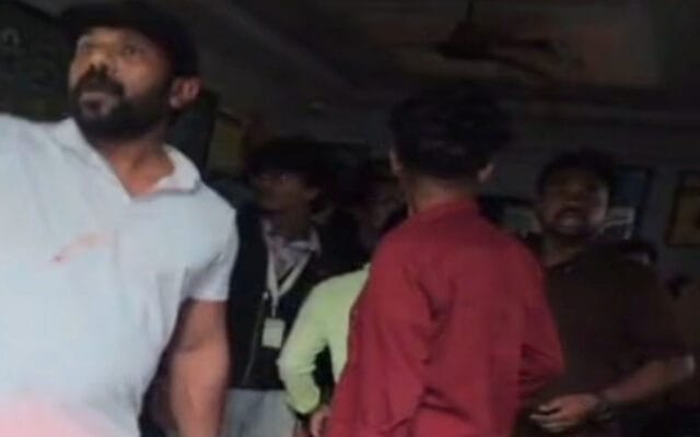 ബെംഗളൂരുവിൽ മലയാളികളായ യുവാക്കളുടെ അതിക്രമം: റിട്ട. കണ്ടക്ടർക്ക് കുത്തേറ്റു; രണ്ട് പേർ പോലീസ് പിടിയിൽ