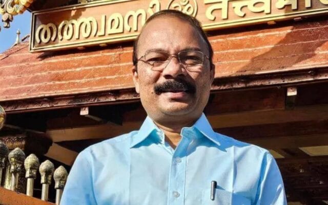 ശബരിമല സ്വർണ്ണക്കൊള്ള കേസ്: മുൻ ദേവസ്വം ബോർഡ് പ്രസിഡന്റ് പി.എസ്. പ്രശാന്തും ഭരണസമിതിയും പ്രതികൾ; വിശ്വാസവഞ്ചന, വ്യാജരേഖ ചമയ്ക്കൽ, ക്രിമിനൽ ഗൂഢാലോചന തുടങ്ങിയ ഗുരുതരമായ കുറ്റങ്ങൾ