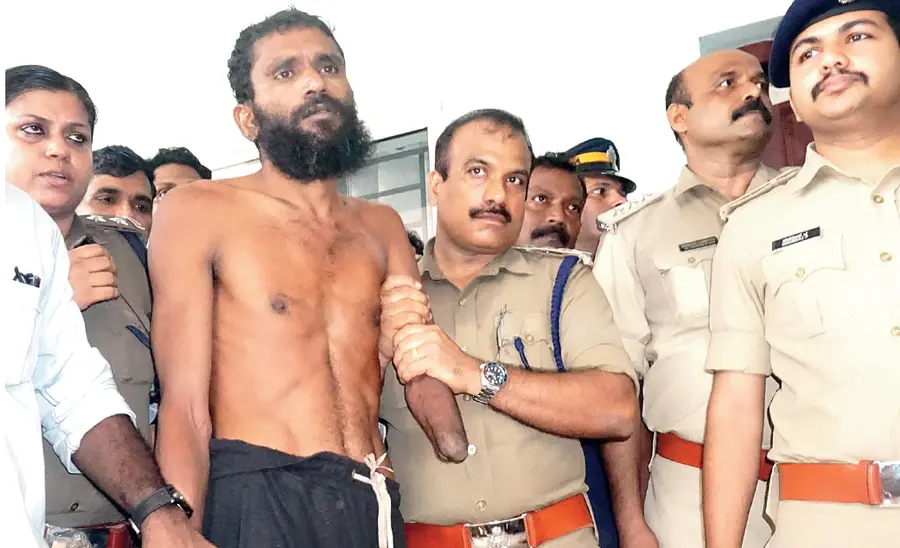 “എങ്ക ഊരിൽ പോണം”! ജയിൽ മോചനത്തിനായി ഗോവിന്ദച്ചാമി; ചാടാൻ കുറച്ച ഭാരം വീണ്ടും കൂടി