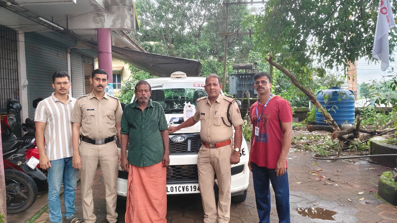 ഓപ്പറേഷൻ തണ്ടർ: ചാരായവുമായി പിടിയിൽ