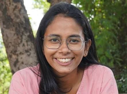 ഐഷി ഘോഷിനെ അറസ്റ്റ് ചെയ്യാൻ ഡൽഹി പൊലീസ് എകെജി ഭവനിൽ; യൂണിഫോമില്ലാത്തതിനെ ചോദ്യം ചെയ്ത് പാർട്ടി നേതാക്കൾ