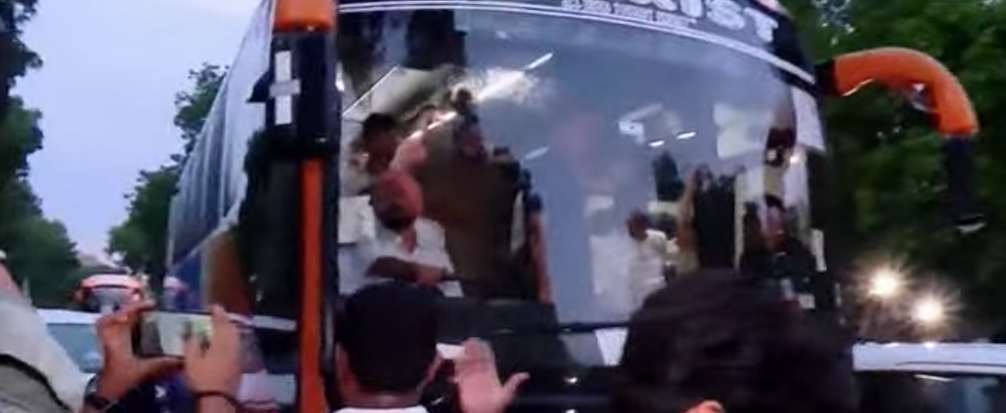 ‘ഇന്ത്യ’ മുന്നണി എംപിമാർ ഗാന്ധി സ്മൃതിയിലേക്ക് മാർച്ച് നടത്തുന്നു