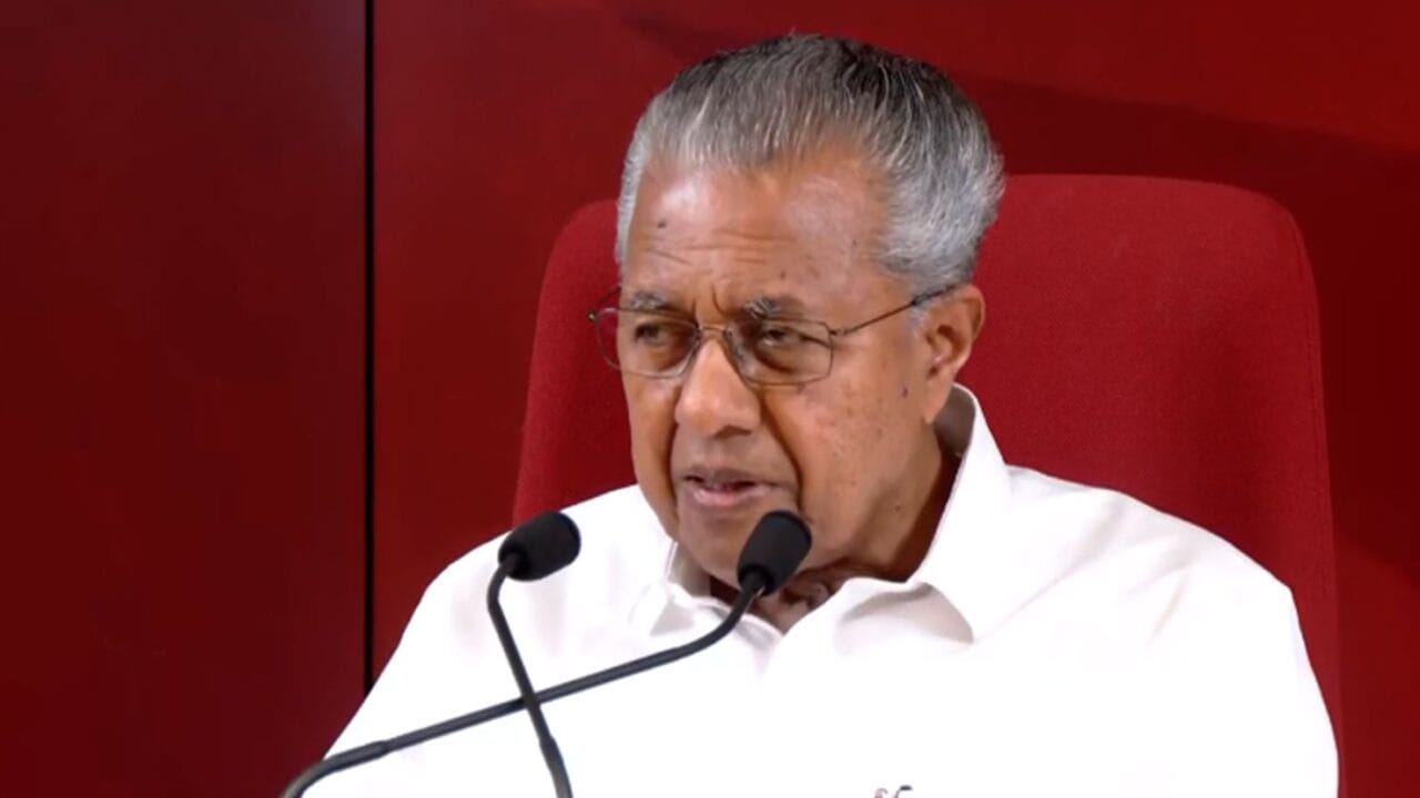 “ഞാനും മകളും ഒരു ഹവാല ഇടപാടും നടത്തിയിട്ടില്ല”: പ്രതിപക്ഷ നേതാവ് പിണറായി വിജയൻ