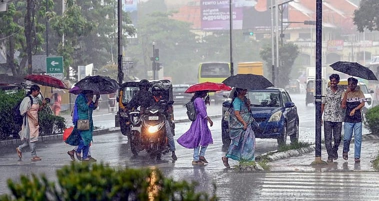 വയനാടും കോഴിക്കോട്ടും റെഡ് അലർട്ട്