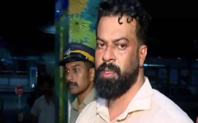 ആർ. സുഗതന് വിയ്യൂർ ജയിലിൽ പുനഃസത്യപ്രതിജ്ഞ