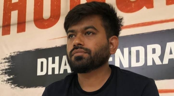 ഹെലികോപ്റ്ററിൽ പറക്കാൻ മാത്രമാണോ വോട്ട്? മഹാരാഷ്ട്രയിലെ സർക്കാർ സ്കൂളുകളിൽ അടിസ്ഥാന സൗകര്യങ്ങളില്ല: വിദ്യാഭ്യാസ മന്ത്രി രാജിവെക്കണമെന്ന് സി.ജെ.പി