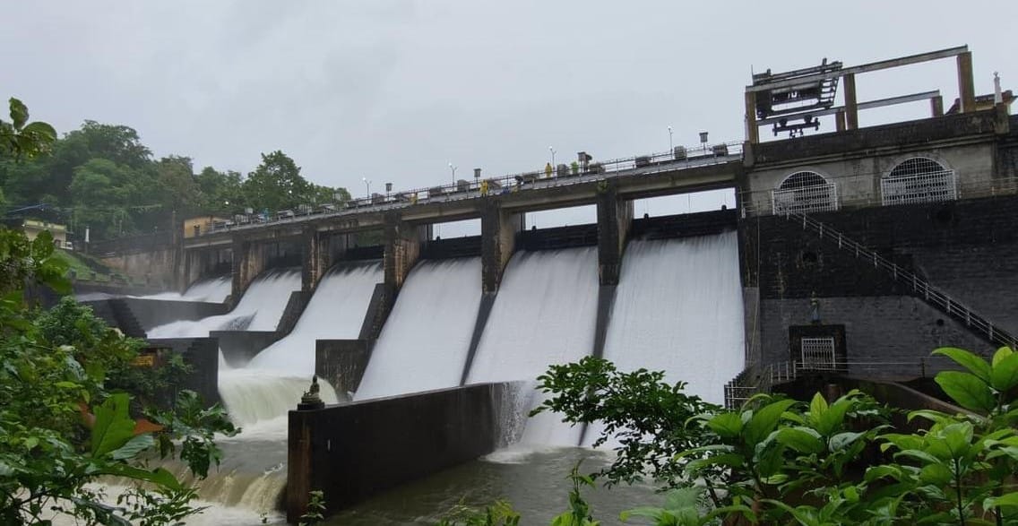 നാല് ഡാമുകൾ തുറന്നു; മൂഴിയാറിലും ഇരട്ടയാറിലും റെഡ് അലർട്ട്