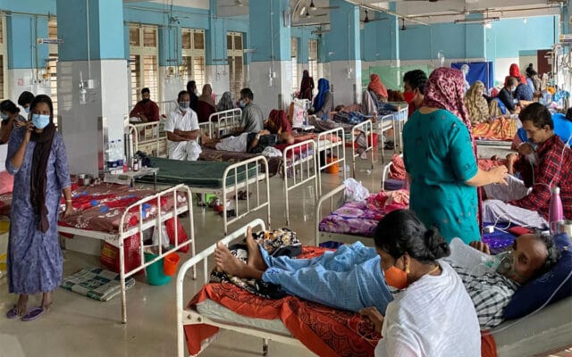 സർക്കാർ ആശുപത്രികളിൽ മാറ്റത്തിന്റെ കാറ്റ്: ജീവനക്കാർക്ക് ‘മാന്യമായ പെരുമാറ്റം’ പഠിപ്പിക്കാൻ ആരോഗ്യവകുപ്പ്