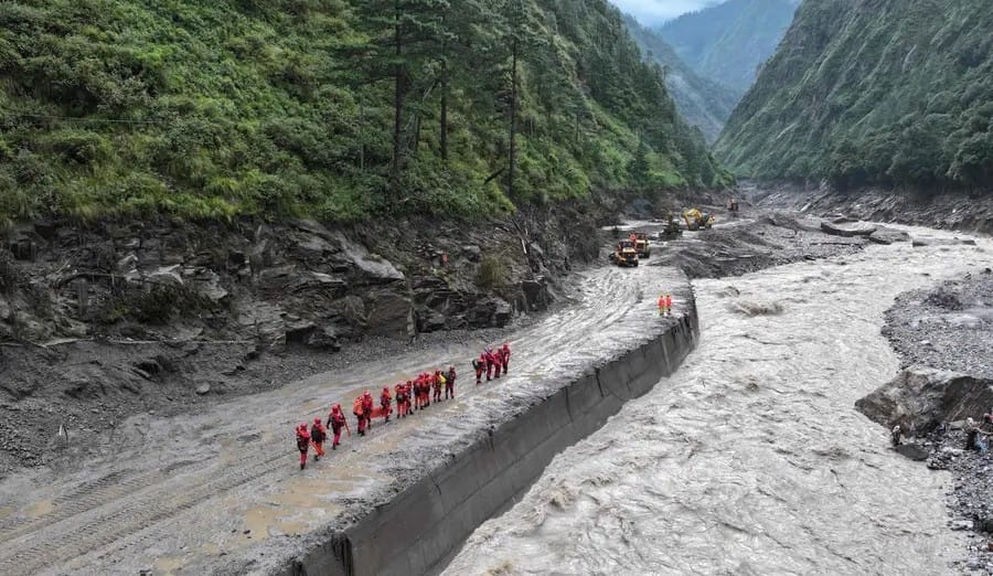 നേപ്പാൾ പ്രളയം: 8 മലയാളികളടക്കം 320-ഓളം ഇന്ത്യക്കാരെ കണ്ടെത്താനായില്ല