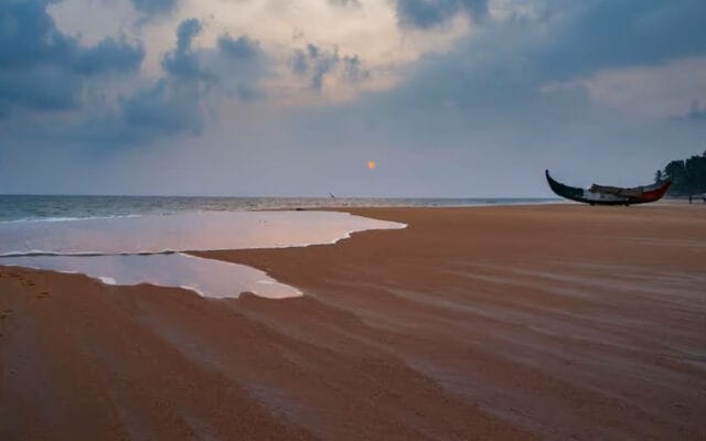 പരപ്പനങ്ങാടിയിൽ കടൽ വീണ്ടും പിൻവാങ്ങി; രണ്ടാഴ്ചയ്ക്കിടെ രണ്ടാം തവണ, തീരത്ത് ആശങ്ക