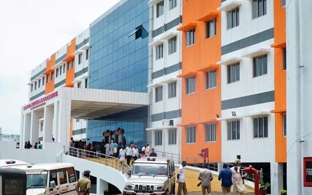 കോന്നി മെഡിക്കൽ കോളേജിൽ എക്സ്റേ മാറി നൽകിയ സംഭവം; താൽക്കാലിക ജീവനക്കാരന് സസ്പെൻഷൻ