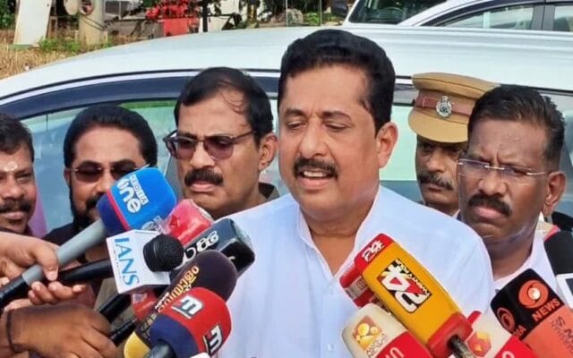 കണ്ണൂർ വേദിയായി പ്രഖ്യാപിച്ചിരുന്നുവെന്ന കാര്യം ഉദ്യോഗസ്ഥർ ശ്രദ്ധയിൽപ്പെടുത്തിയില്ല; സൗകര്യക്കുറവ് മൂലമല്ല വേദി മാറ്റിയത്, വിവാദങ്ങൾക്ക് സ്ഥാനമില്ലെന്ന് വിദ്യാഭ്യാസ മന്ത്രി എൻ. ഷംസുദ്ദീൻ