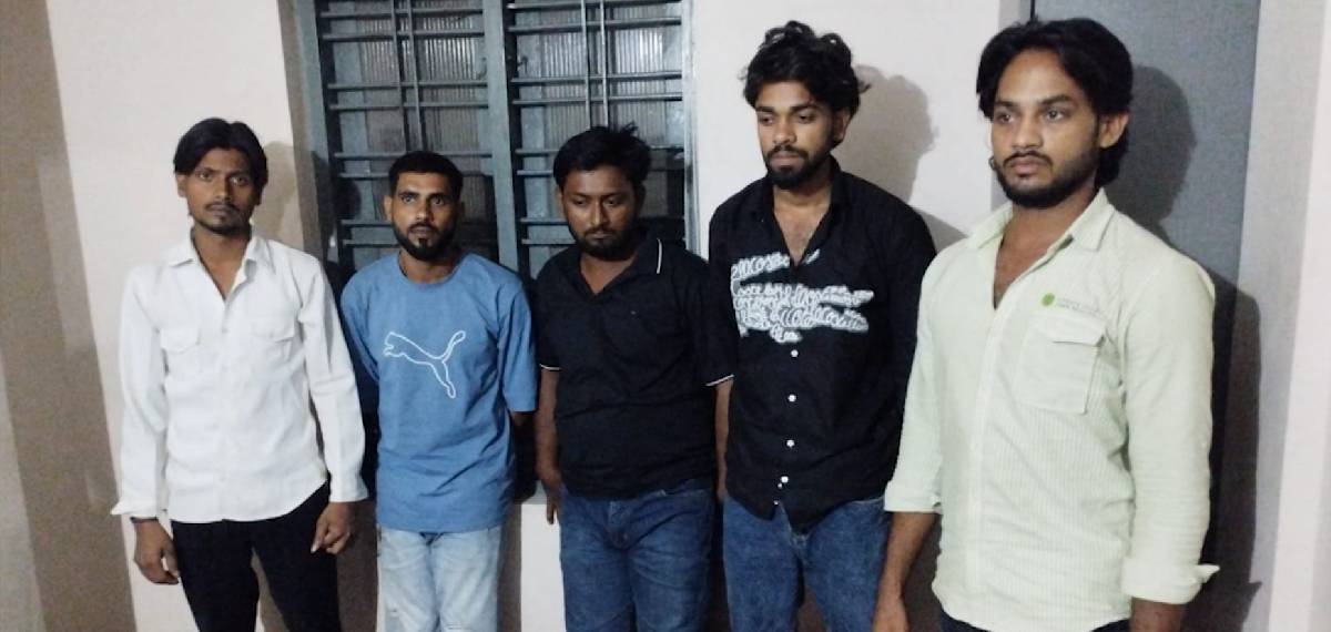 വിമാനമാർഗമെത്തി കവർച്ച: ഉത്തർപ്രദേശ് സ്വദേശികളായ 11 അംഗ അന്തർസംസ്ഥാന മോഷണസംഘം പിടിയിൽ