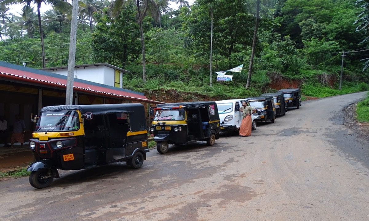 ഓട്ടോ ചാർജ് വർധിപ്പിക്കണം: മിനിമം നിരക്ക് 50 രൂപയാക്കാൻ ആവശ്യപ്പെട്ട് തൊഴിലാളി സംഘടനകൾ