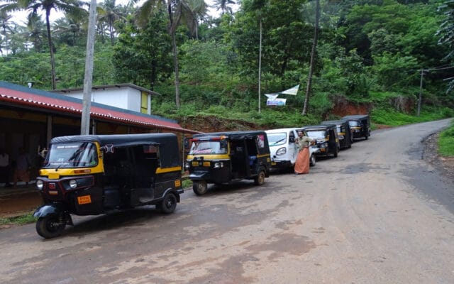 ഓട്ടോ ചാർജ് വർധിപ്പിക്കണം: മിനിമം നിരക്ക് 50 രൂപയാക്കാൻ ആവശ്യപ്പെട്ട് തൊഴിലാളി സംഘടനകൾ