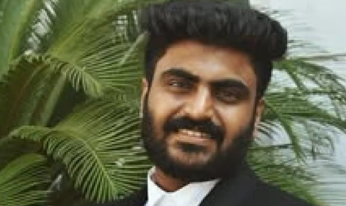 വഴിയാത്രക്കാരിക്ക് നേരെ ലൈംഗികാതിക്രമം: തൃശൂർ സ്വദേശിയായ അഭിഭാഷകൻ അറസ്റ്റിൽ