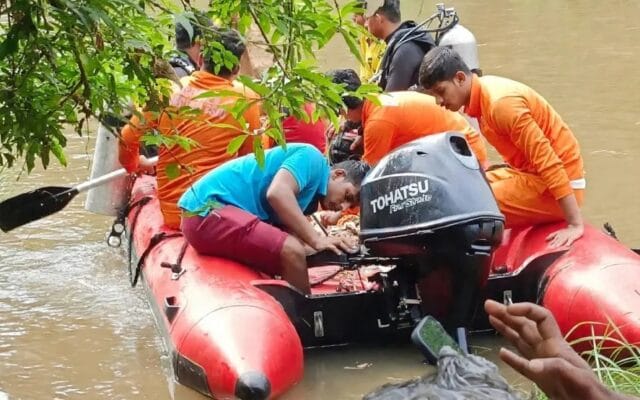 കോഴിക്കോട് പുഴയിൽ കുളിക്കാനിറങ്ങിയ 13 വയസുകാരൻ മുങ്ങിമരിച്ചു; മറ്റൊരു കുട്ടിയെ രക്ഷപ്പെടുത്തി