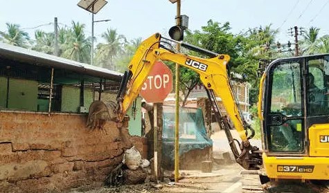 തലശ്ശേരി-മൈസൂരു അന്തർസംസ്ഥാന പാതയിൽ കൈയേറിയ പൊതുമരാമത്ത് ഭൂമി തിരിച്ചുപിടിച്ചു