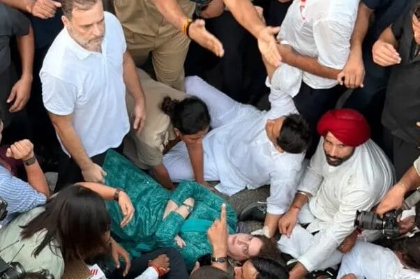 ദില്ലിയിൽ പ്രതിഷേധം ഇരമ്പുന്നു: രാഹുൽ ഗാന്ധിയും പ്രിയങ്ക ഗാന്ധിയും കസ്റ്റഡിയിൽ